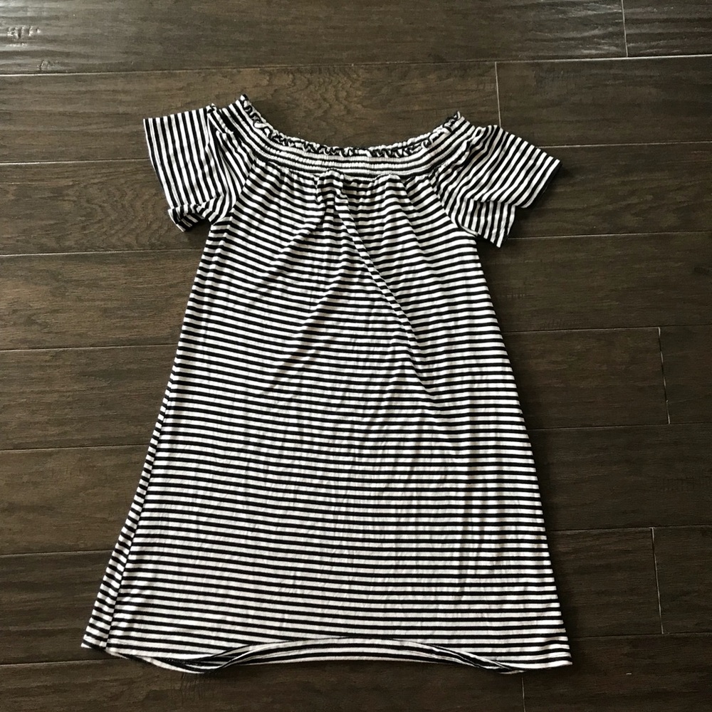 off the shoulder striped dress (medium length)